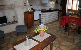 Gite  Le Troglo des 3 Châteaux
